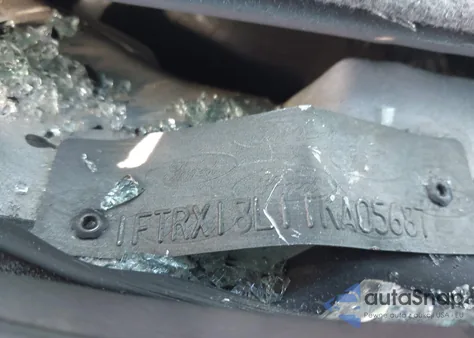 2001 Ford F-150 Lariat/Xl/Xlt из США, поврежденный, VIN 1FTRX18L11KA05687